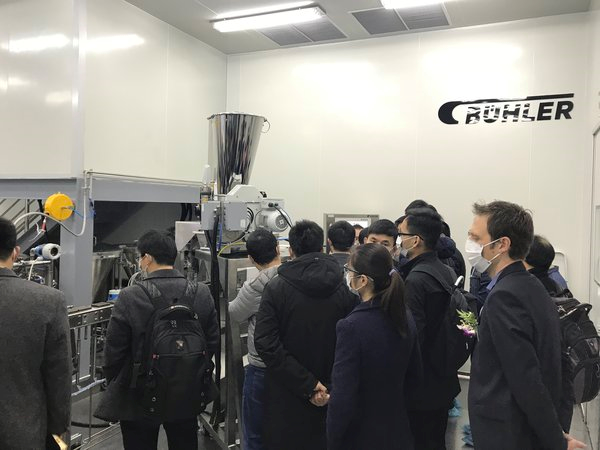 嘉賓參觀GD實驗室 嘉賓參觀GD實驗室