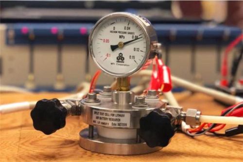 美國研發鋰空氣電池 或延長電動車續航里程數
