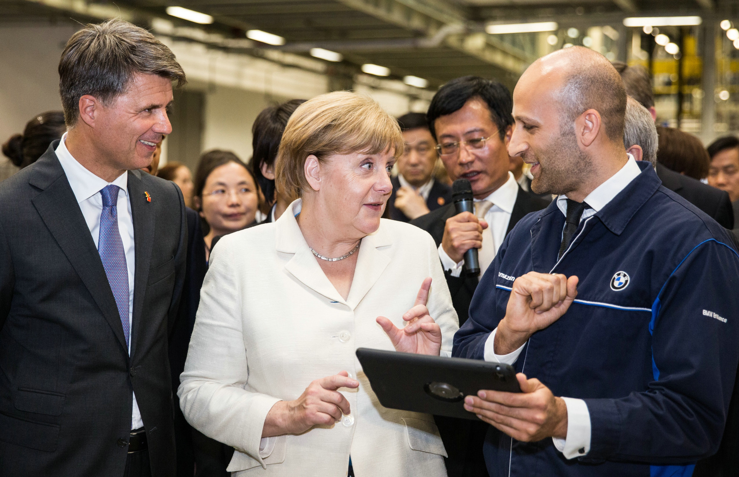 德國總理默克爾參觀華晨寶馬鐵西工廠 德國總理默克爾參觀華晨寶馬鐵西工廠