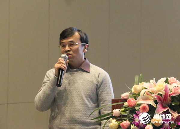 中南大學化學化工學院教授/化學電源與材料研究所副所長劉洪濤 中南大學化學化工學院教授/化學電源與材料研究所副所長劉洪濤