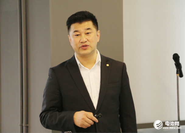 中國電池新能源產(chǎn)業(yè)鏈調(diào)研團一行參觀調(diào)研長興中俄研究院