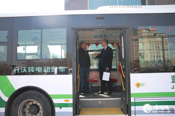 耐寬溫 可快充:積雄新能源高性能鎳氫電容電池公交客車成功運(yùn)營(yíng) 耐寬溫 可快充:積雄新能源高性能鎳氫電容電池公交客車成功運(yùn)營(yíng)