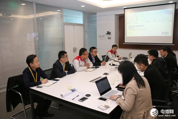中國電池新能源產(chǎn)業(yè)鏈調(diào)研團(tuán)一行與蜂巢能源相關(guān)領(lǐng)導(dǎo)交流、座談