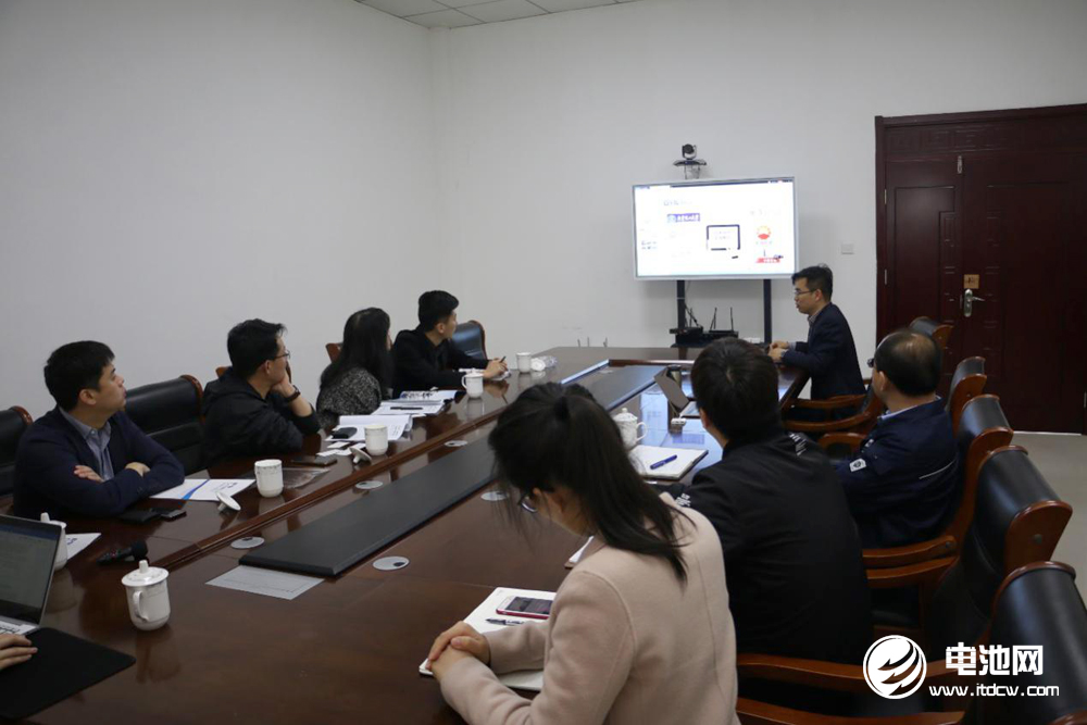 中國(guó)電池新能源產(chǎn)業(yè)鏈調(diào)研團(tuán)一行與裕能化工相關(guān)領(lǐng)導(dǎo)交流、座談