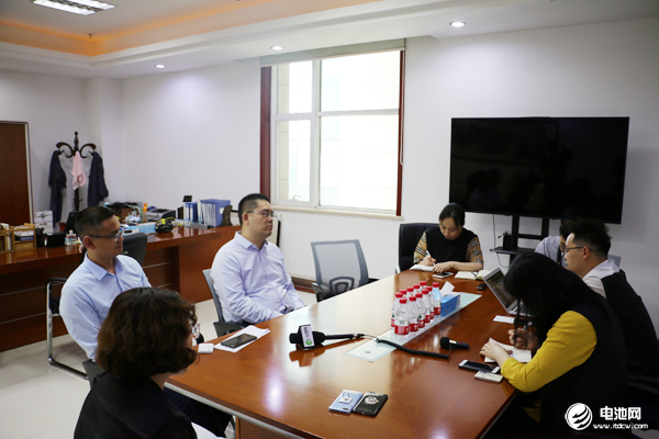 多氟多新能源董事長李云峰與總經(jīng)理趙永鋒接受電池網(wǎng)等媒體采訪