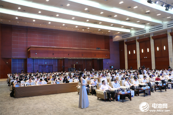 首屆中國國際電動汽車安全技術(shù)創(chuàng)新大會現(xiàn)場