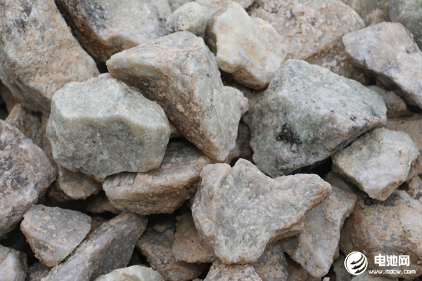 動力電池企業正加緊“備貨” 工信部將出手統籌鋰鈷鎳供應 動力電池企業正加緊“備貨” 工信部將出手統籌鋰鈷鎳供應