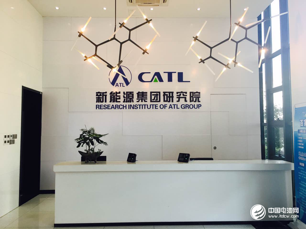 "不會造三元鋰電池"的寧德時代研發出零衰減電池 "不會造三元鋰電池"的寧德時代研發出零衰減電池