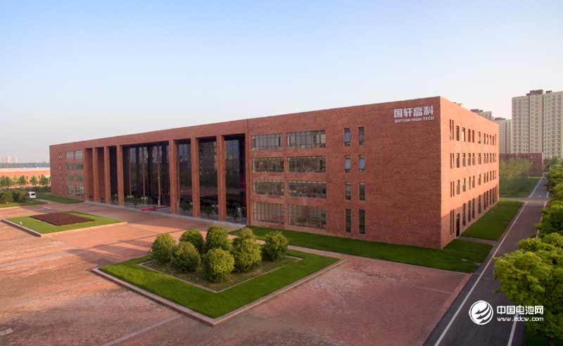 政策推動效應強化 前2月磷酸鐵鋰電池產量反超三元 政策推動效應強化 前2月磷酸鐵鋰電池產量反超三元