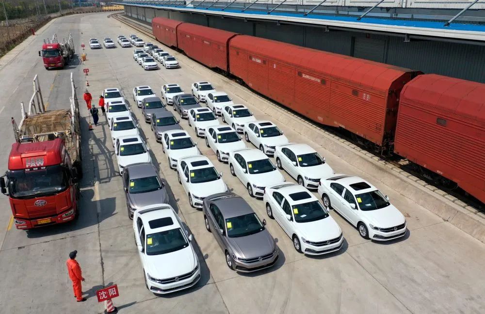 政策組合拳能否給汽車市場“掛擋提速”？ 新能源汽車新機(jī)遇引人關(guān)注