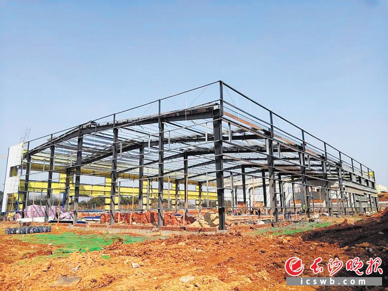 長沙寧鄉(xiāng)：鵬博新材料投資4億磷酸鐵鋰項目預(yù)計月底竣工