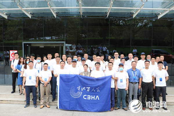 電池百人會企業(yè)家一行調研考察超威集團