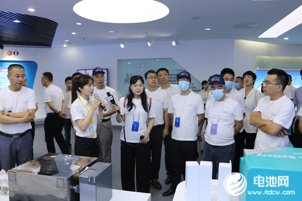 電池百人會企業(yè)家一行調研考察超威集團