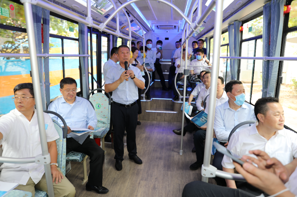 “海豚精靈”氫燃料電池城市客車 圖片來源:一汽大客 “海豚精靈”氫燃料電池城市客車 圖片來源:一汽大客