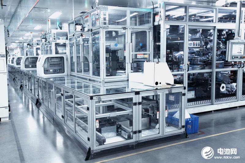 總產(chǎn)值超1.4萬億！電芯價格腰斬！鋰電池產(chǎn)業(yè)鏈產(chǎn)量數(shù)據(jù)出爐