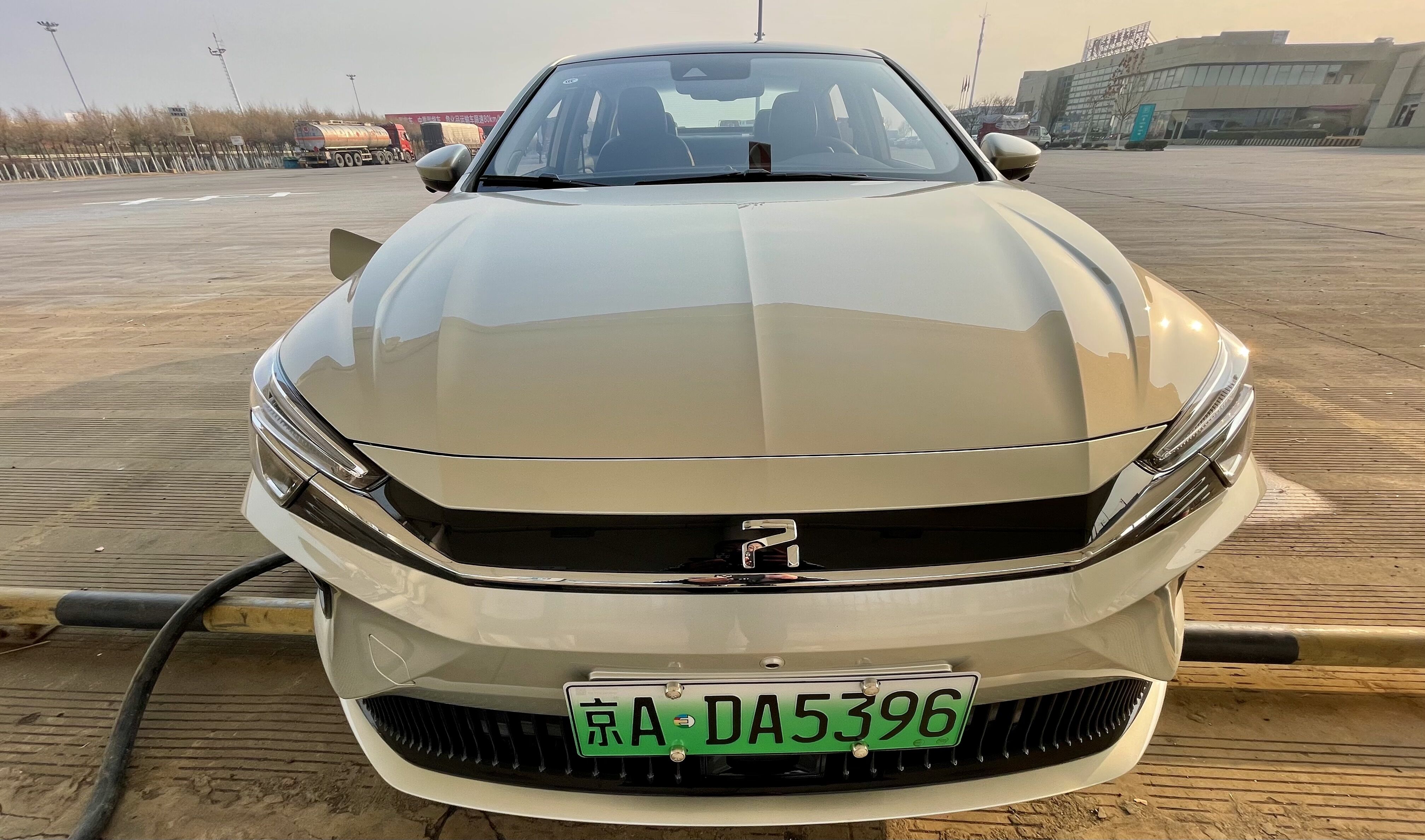 榮威R純電動車ER6 