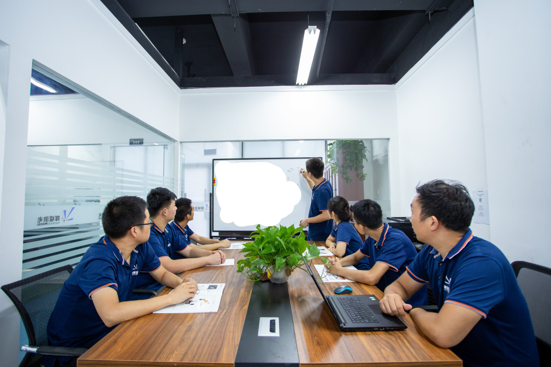 暉耀激光:精密激光設備及自動化解決方案供應商 暉耀激光:精密激光設備及自動化解決方案供應商