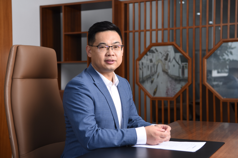 蜂巢能源科技股份有限公司 董事長(zhǎng)/CEO 楊紅新