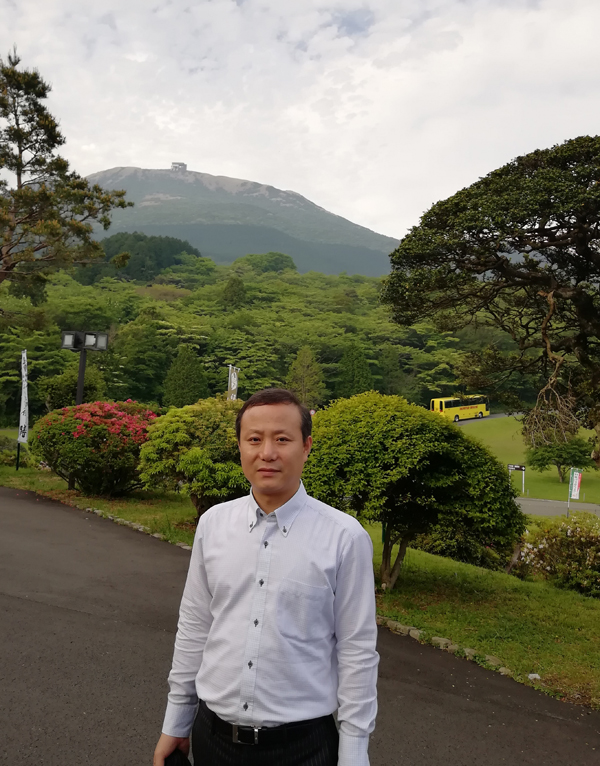 上海東引國際貿(mào)易有限公司 總經(jīng)理 車龍 上海東引國際貿(mào)易有限公司 總經(jīng)理 車龍