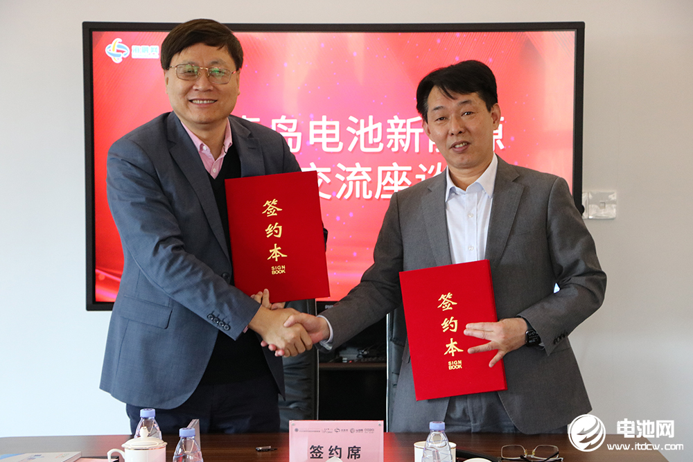 青島市民營(yíng)經(jīng)濟(jì)發(fā)展局一級(jí)調(diào)研員李中強(qiáng)一行到訪海融網(wǎng)山東總部