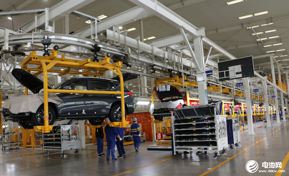 相比新能源車漲價 燃油車騎虎難下 相比新能源車漲價 燃油車騎虎難下