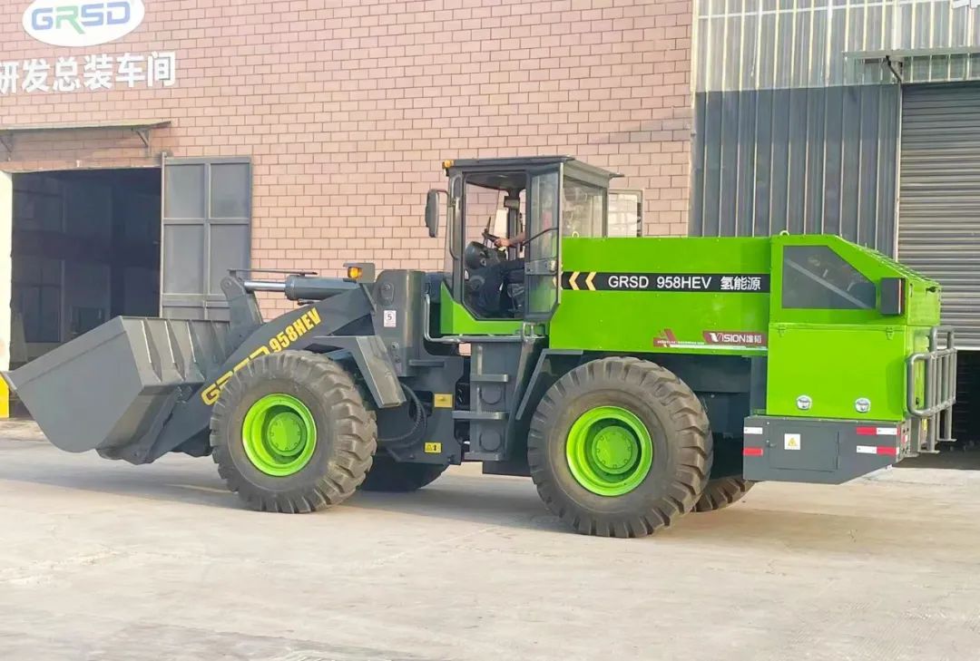 雄韜氫雄配套！國內首臺氫能裝載機下線