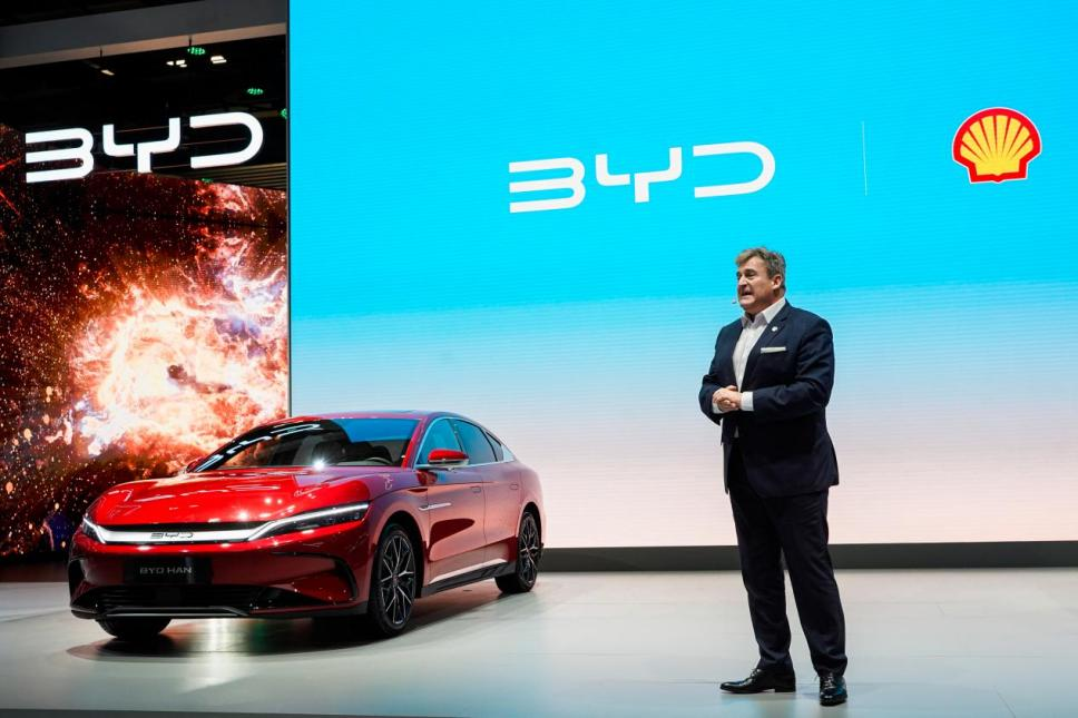 比亞迪攜三款電動車型亮相巴黎車展