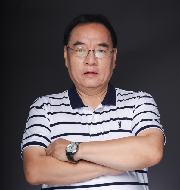 北京大學/中關村新型電池技術創新聯盟 教授/理事長 其魯 北京大學/中關村新型電池技術創新聯盟 教授/理事長 其魯