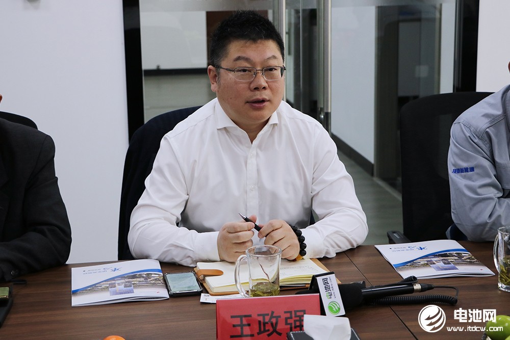 中國電池新能源產業鏈調研團一行參觀考察頂皓新能源