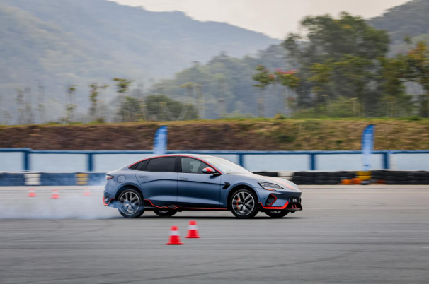 比亞迪,新能源汽車,CTB技術