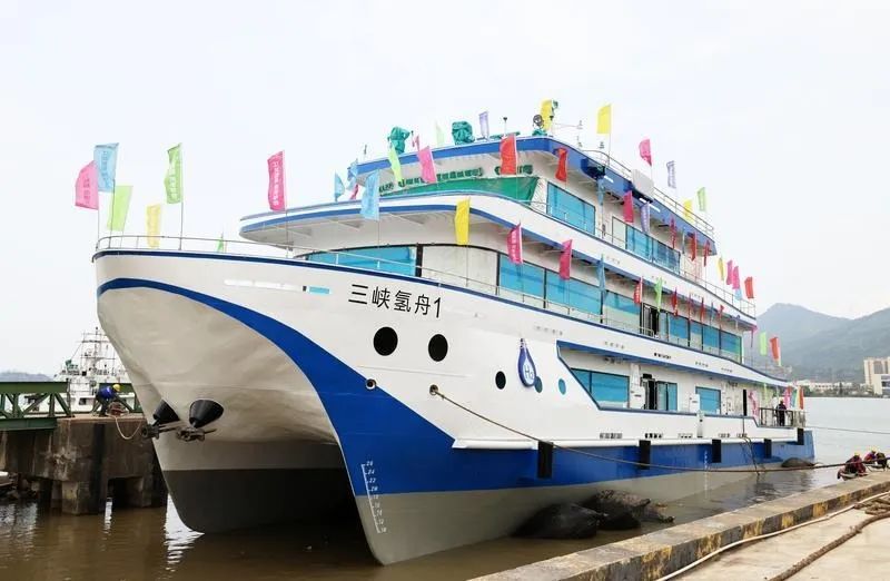 國(guó)內(nèi)首艘500kw氫燃料電池動(dòng)力船下水 續(xù)航里程可達(dá)200km