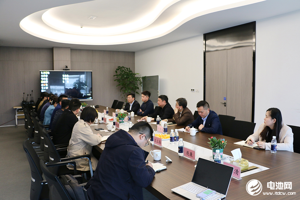 中國(guó)電池新能源產(chǎn)業(yè)鏈調(diào)研團(tuán)一行參觀考察鑫鉑瑞