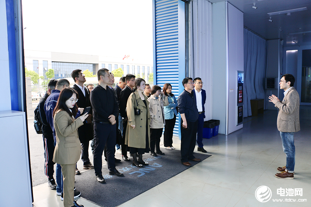 中國電池新能源產(chǎn)業(yè)鏈調(diào)研團(tuán)一行參觀考察安馳科技