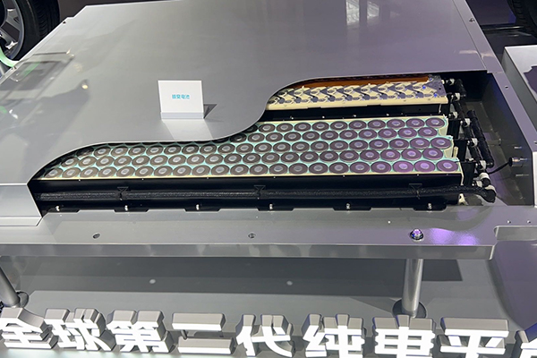 上海車展現(xiàn)場花式“內(nèi)卷” A0級將成為下一個增長點 上海車展現(xiàn)場花式“內(nèi)卷” A0級將成為下一個增長點