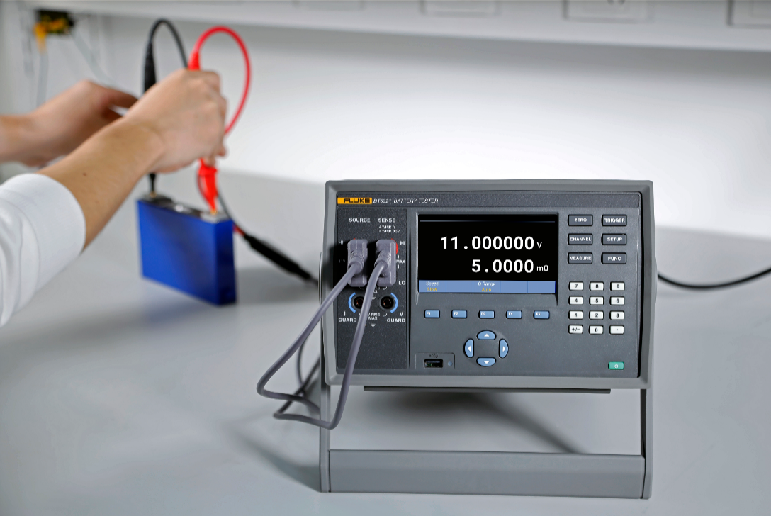 電池技術和安全挑戰升級 福祿克賦能電池高精度測試