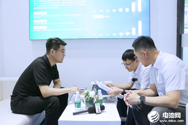 卓越鋁塑膜月均出貨200萬(wàn)㎡ 25年長(zhǎng)壽命高沖深儲(chǔ)能鋁塑膜量產(chǎn)出貨 卓越鋁塑膜月均出貨200萬(wàn)㎡ 25年長(zhǎng)壽命高沖深儲(chǔ)能鋁塑膜量產(chǎn)出貨