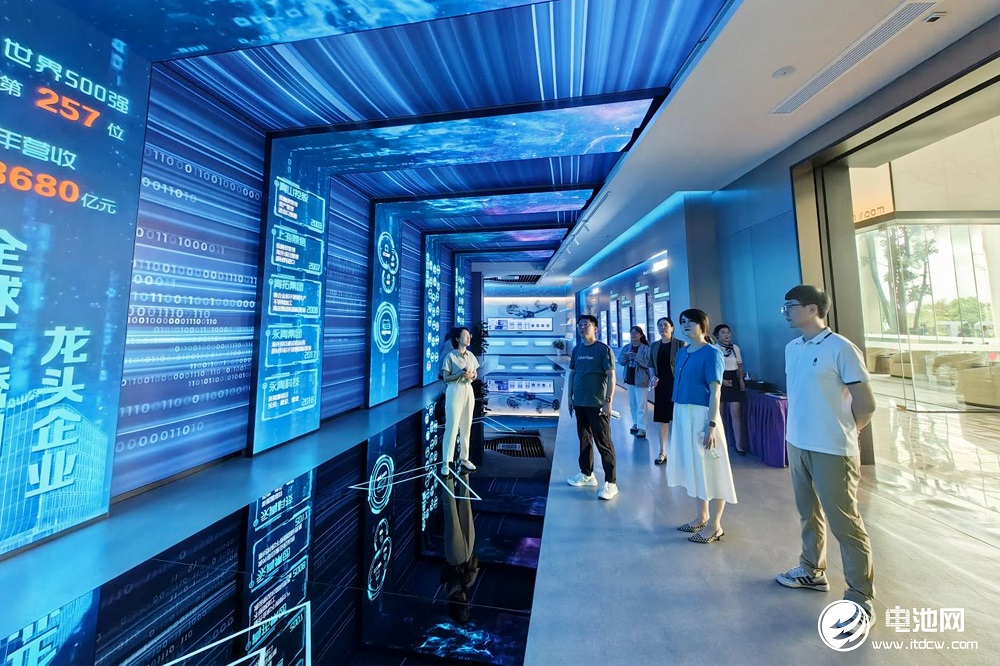 中關村新型電池技術創新聯盟秘書長于清教一行調研、考察瑞浦蘭鈞 中關村新型電池技術創新聯盟秘書長于清教一行調研、考察瑞浦蘭鈞