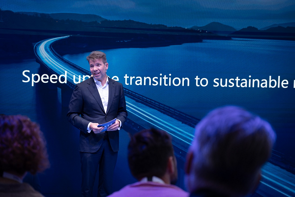 寧德時(shí)代歐洲總裁徐天浩在神行超充電池歐洲發(fā)布會上致辭