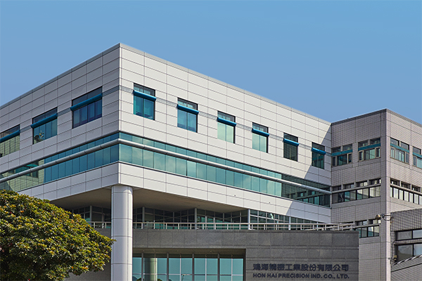 富士康母公司將與Blue Solutions共同開發兩輪電動車固態電池