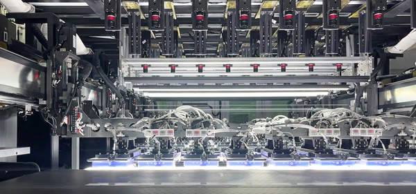 188Wh/kg！2.2C快充！蜂巢能源第二代短刀快充鐵鋰電池下線