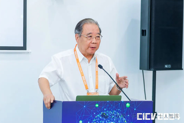 中國(guó)汽車工程學(xué)會(huì)名譽(yù)理事長(zhǎng)、中國(guó)汽車人才研究會(huì)名譽(yù)理事長(zhǎng)付于武