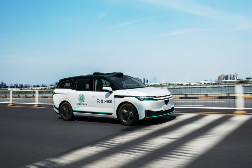 蘿卜快跑贏了,原來用了蜂巢能源的短刀快充電池!