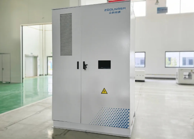 推進(jìn)1000套鈉/鋰電工商業(yè)標(biāo)準(zhǔn)儲能柜投放！眾鈉能源與安之孚合作