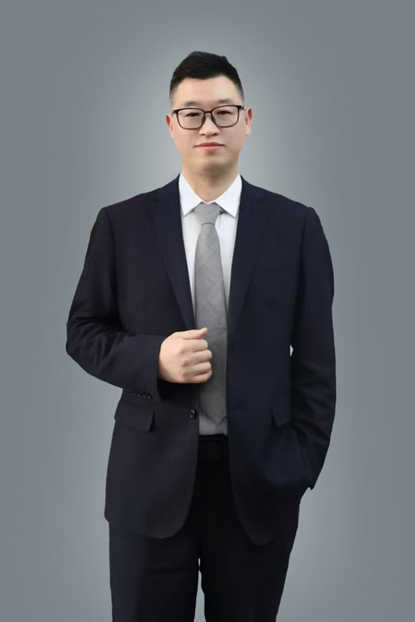 瑞浦蘭鈞能源股份有限公司 總裁/商用車事業部總經理 黃炳輝