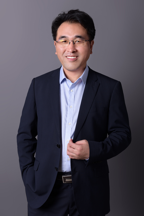 天力鋰能集團股份有限公司 董事長兼總經(jīng)理 王瑞慶 天力鋰能集團股份有限公司 董事長兼總經(jīng)理 王瑞慶