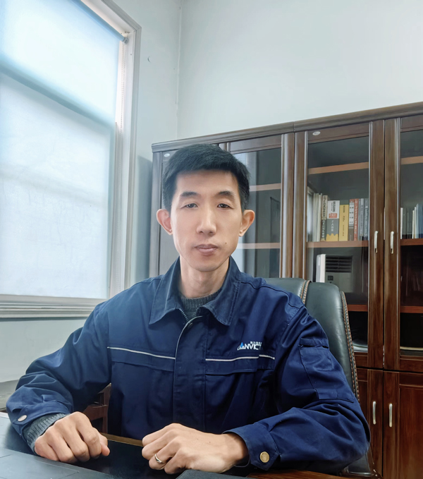 青島海力旭機(jī)電科技發(fā)展有限公司 總經(jīng)理 張?jiān)鰟? alt=