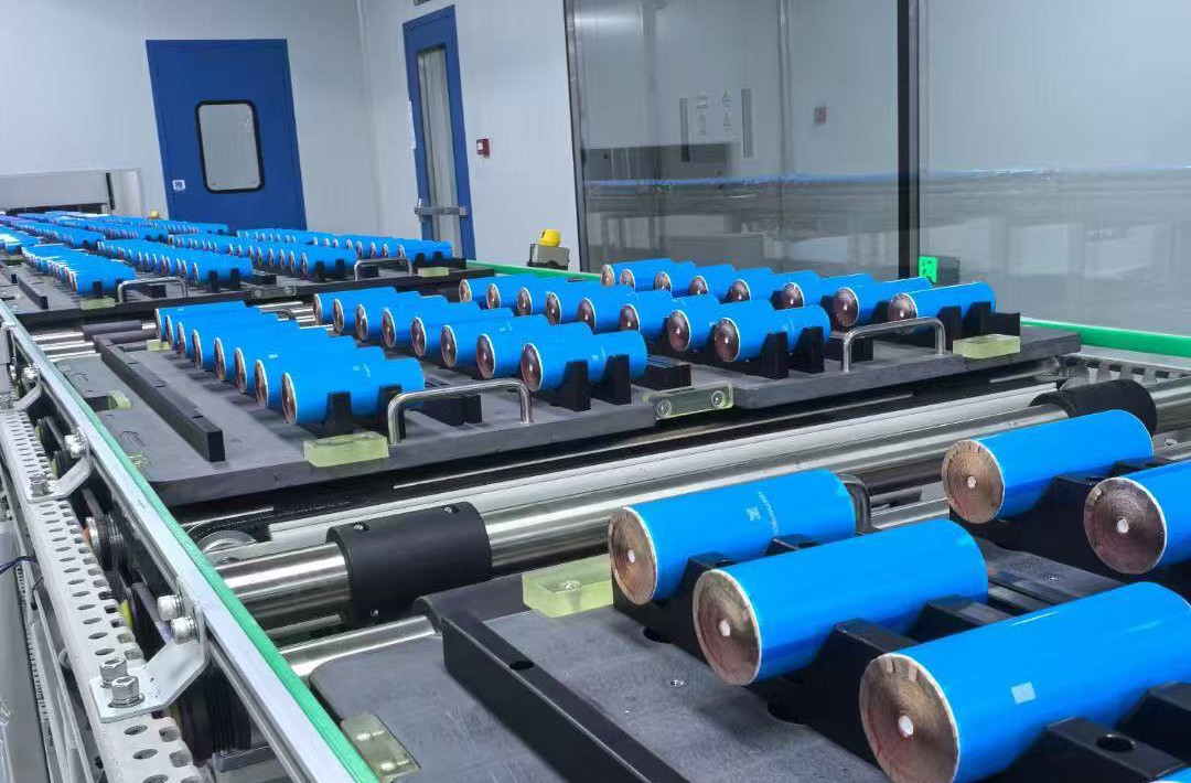 打造超充系！云山動(dòng)力超充大圓柱電池量產(chǎn)正式通線