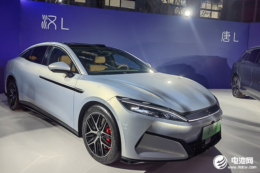 讓充電邁入“兆瓦時代”，比亞迪改寫新能源發展史？