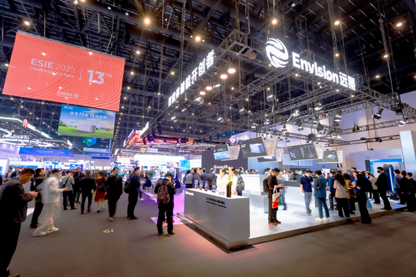 遠景動力亮相ESIE 2025 樹立“交易時代儲能電芯”標桿