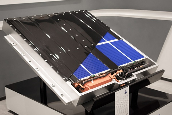 動力電池出口TOP10增速分化：有的暴增近4倍 有的降幅持續擴大